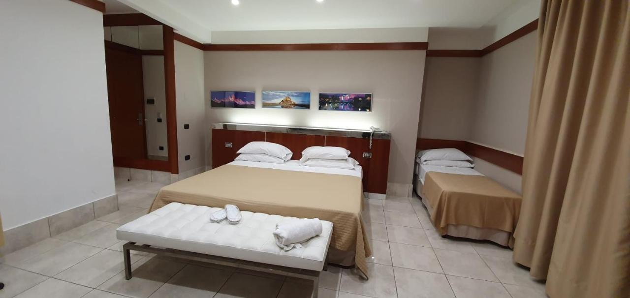 Hotel Artemide Aversa Exterior photo